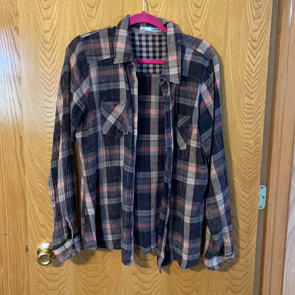 Button up light blouse size XL